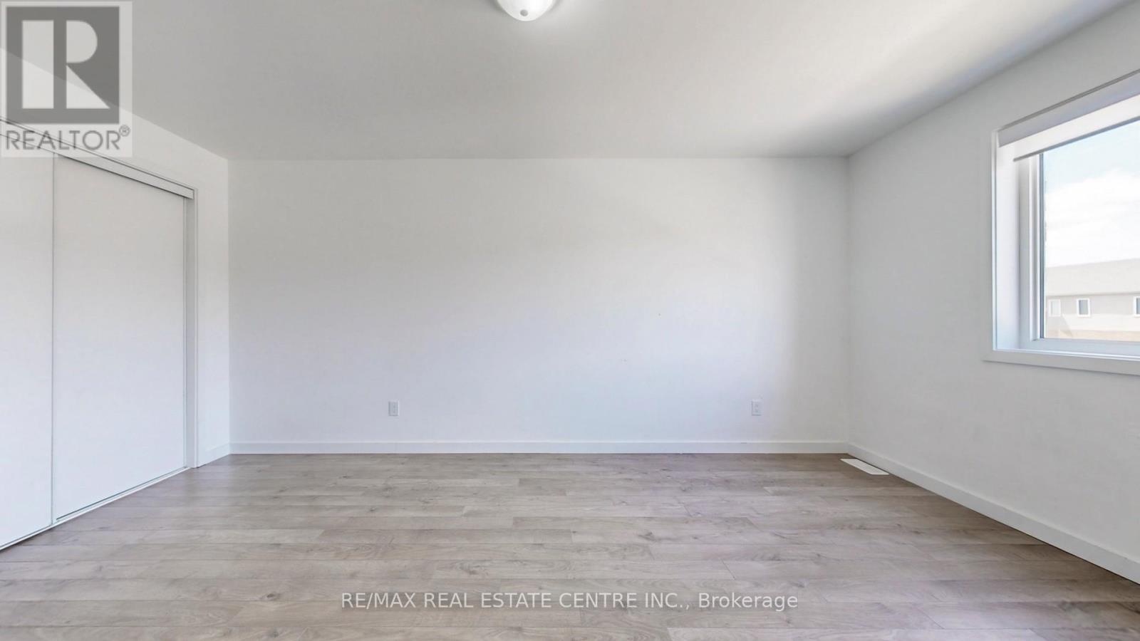 383 Chaffey Street, Welland, Ontario  L3B 0K5 - Photo 29 - X12159874