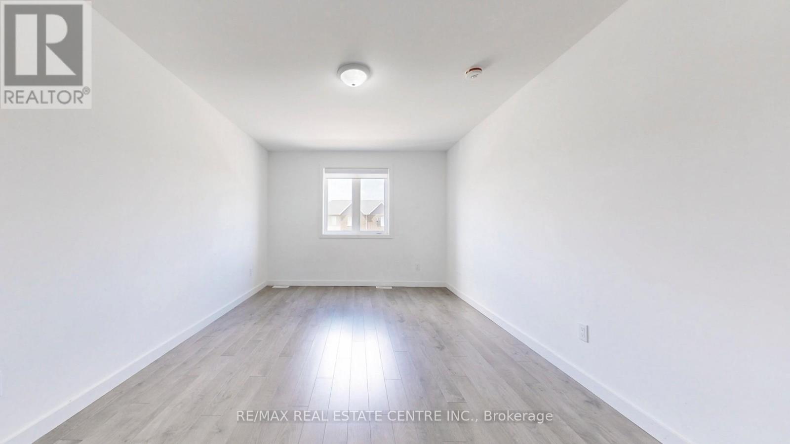 383 Chaffey Street, Welland, Ontario  L3B 0K5 - Photo 27 - X12159874