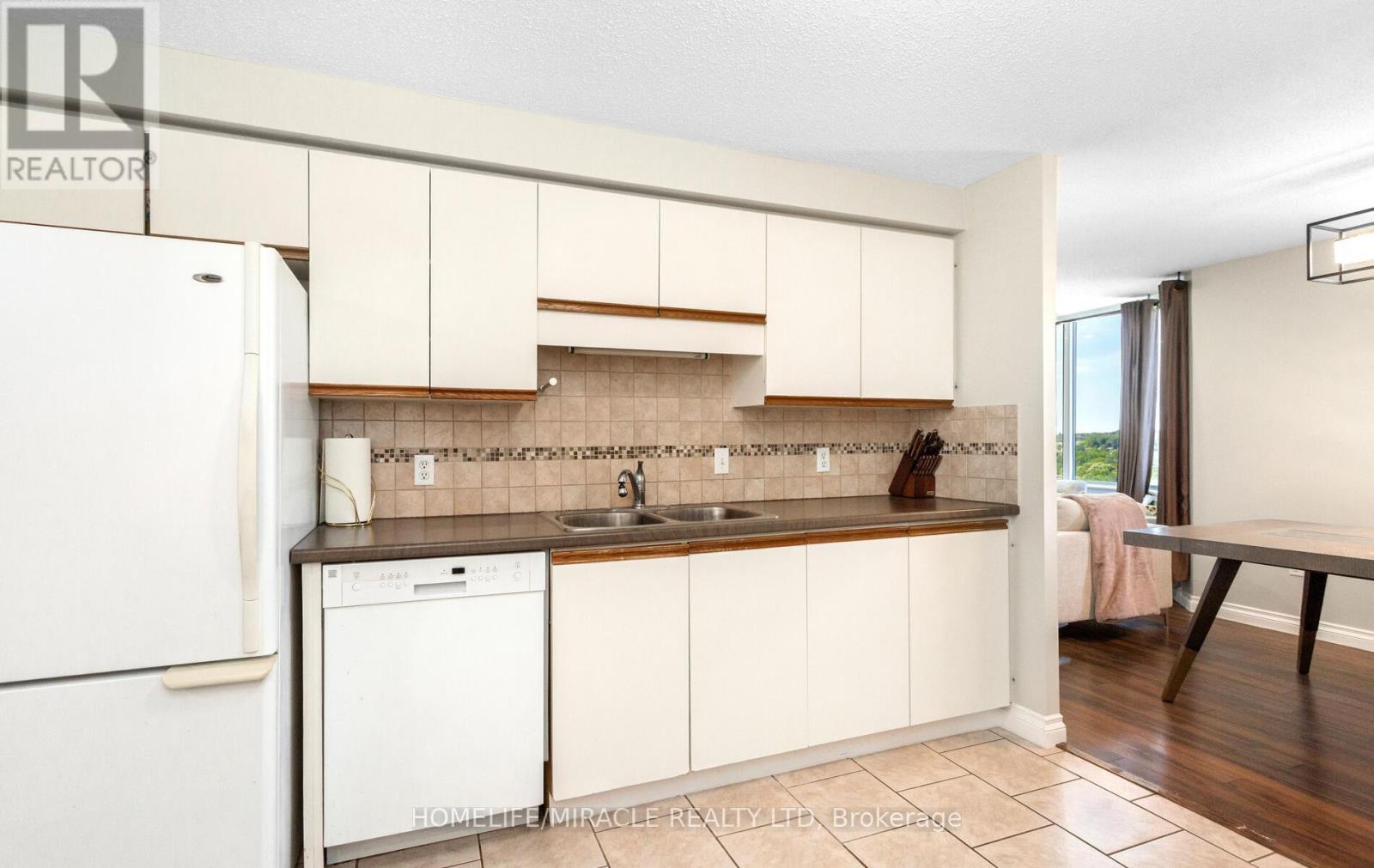 1705 - 35 Green Valley Drive, Kitchener, Ontario  N2P 2A5 - Photo 22 - X12309253