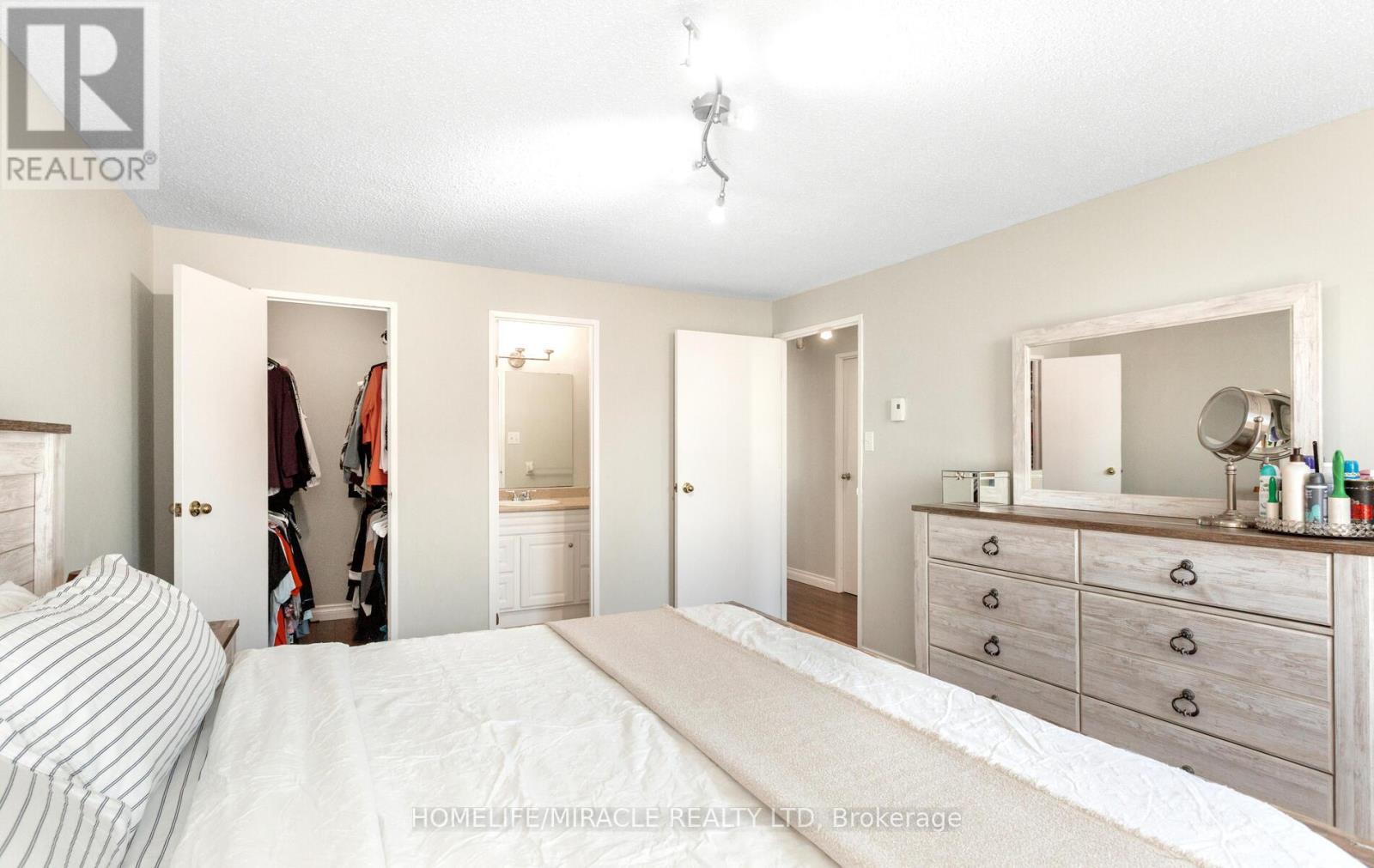 1705 - 35 Green Valley Drive, Kitchener, Ontario  N2P 2A5 - Photo 33 - X12309253