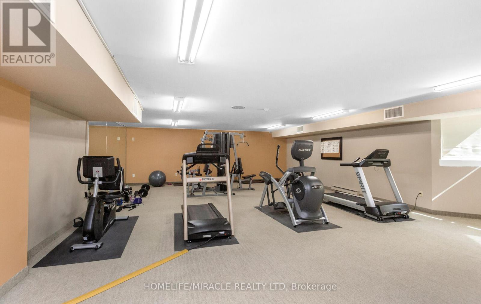 1705 - 35 Green Valley Drive, Kitchener, Ontario  N2P 2A5 - Photo 41 - X12309253