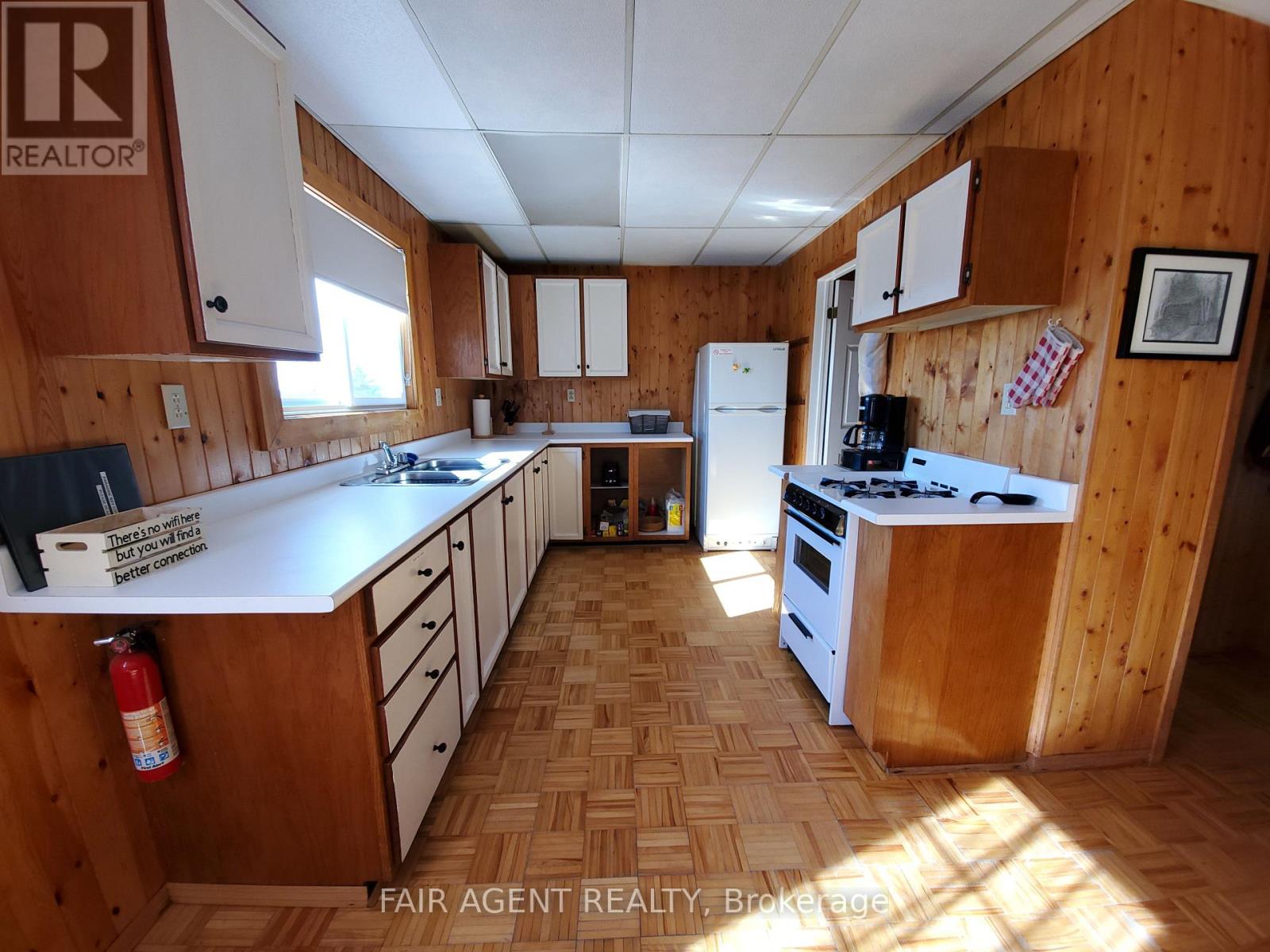 3753 Poplar Road, Burpee & Mills, Ontario  P0P 2B0 - Photo 4 - X12250026