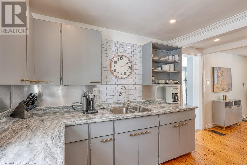 Photo 10 of 50 for 395 Holmes Street