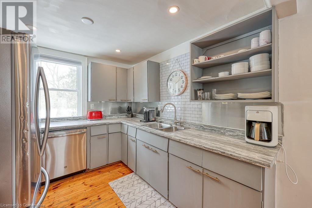 Photo 11 of 50 for 395 Holmes Street