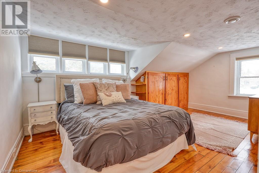 Photo 25 of 50 for 395 Holmes Street