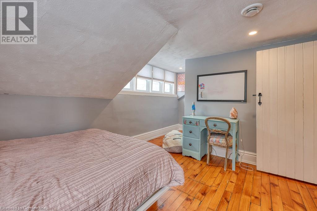 Photo 28 of 50 for 395 Holmes Street