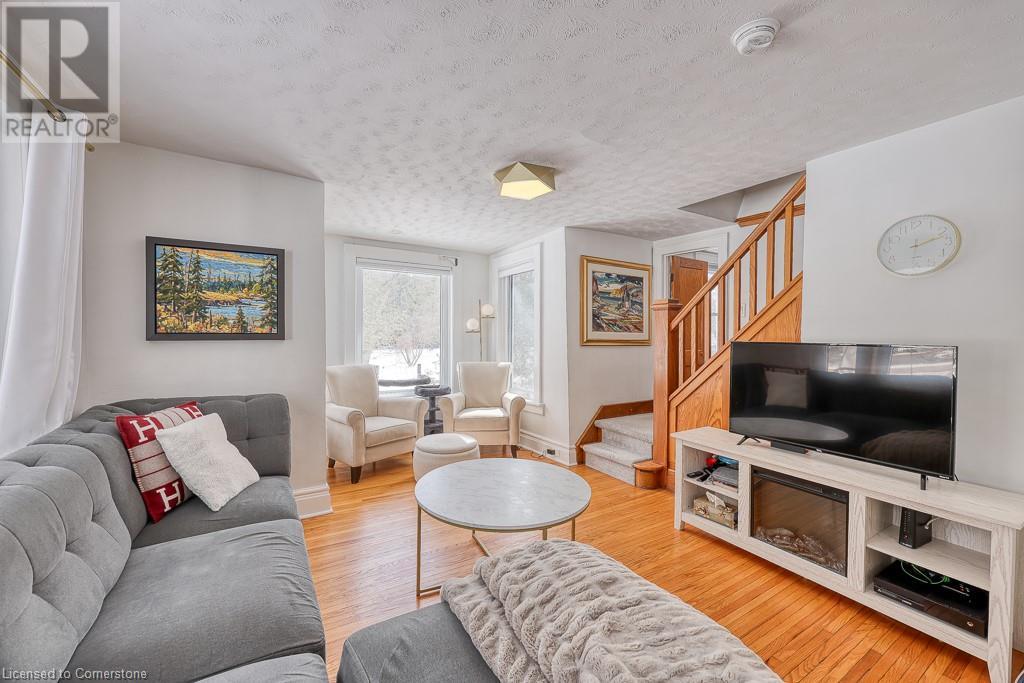 Photo 8 of 50 for 395 Holmes Street