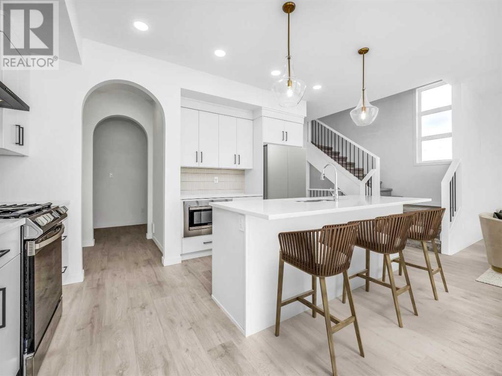 Property at 774 Violet Place W image 4