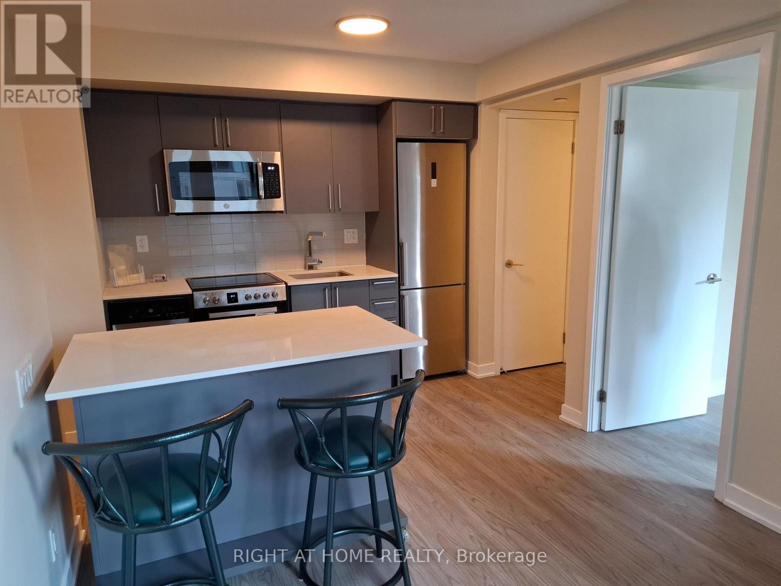 Property at 425 - 38 MONTE KWINTER COURT image 4