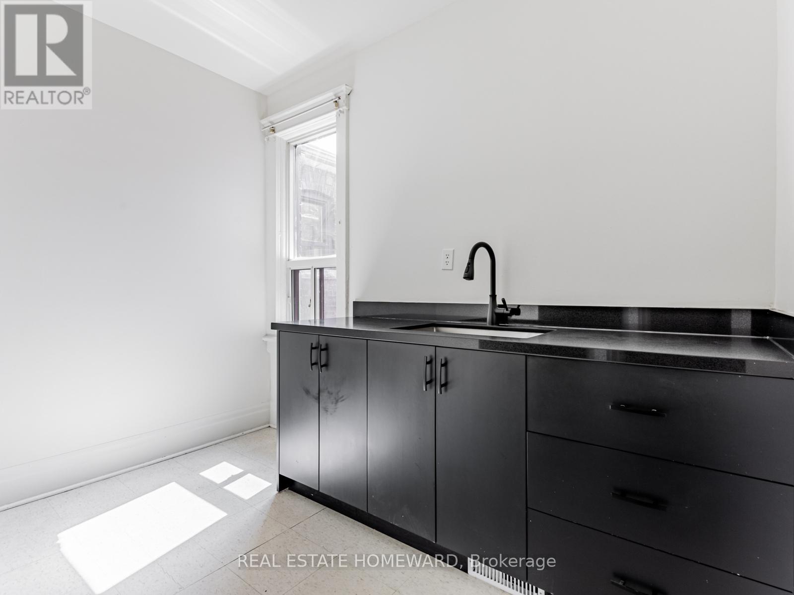 1188 Ossington Avenue, Toronto, Ontario  M6G 3W1 - Photo 18 - C12310457