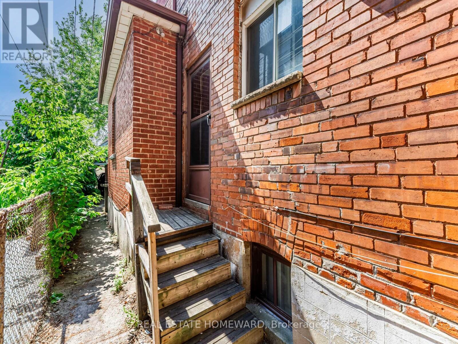 1188 Ossington Avenue, Toronto, Ontario  M6G 3W1 - Photo 38 - C12310457