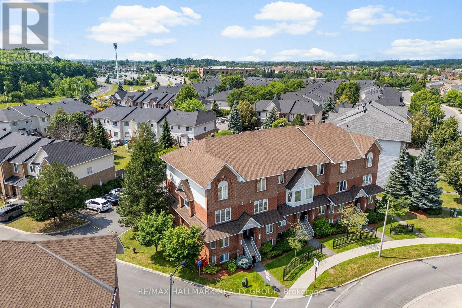 Property at 282 CRESTHAVEN DRIVE image 1