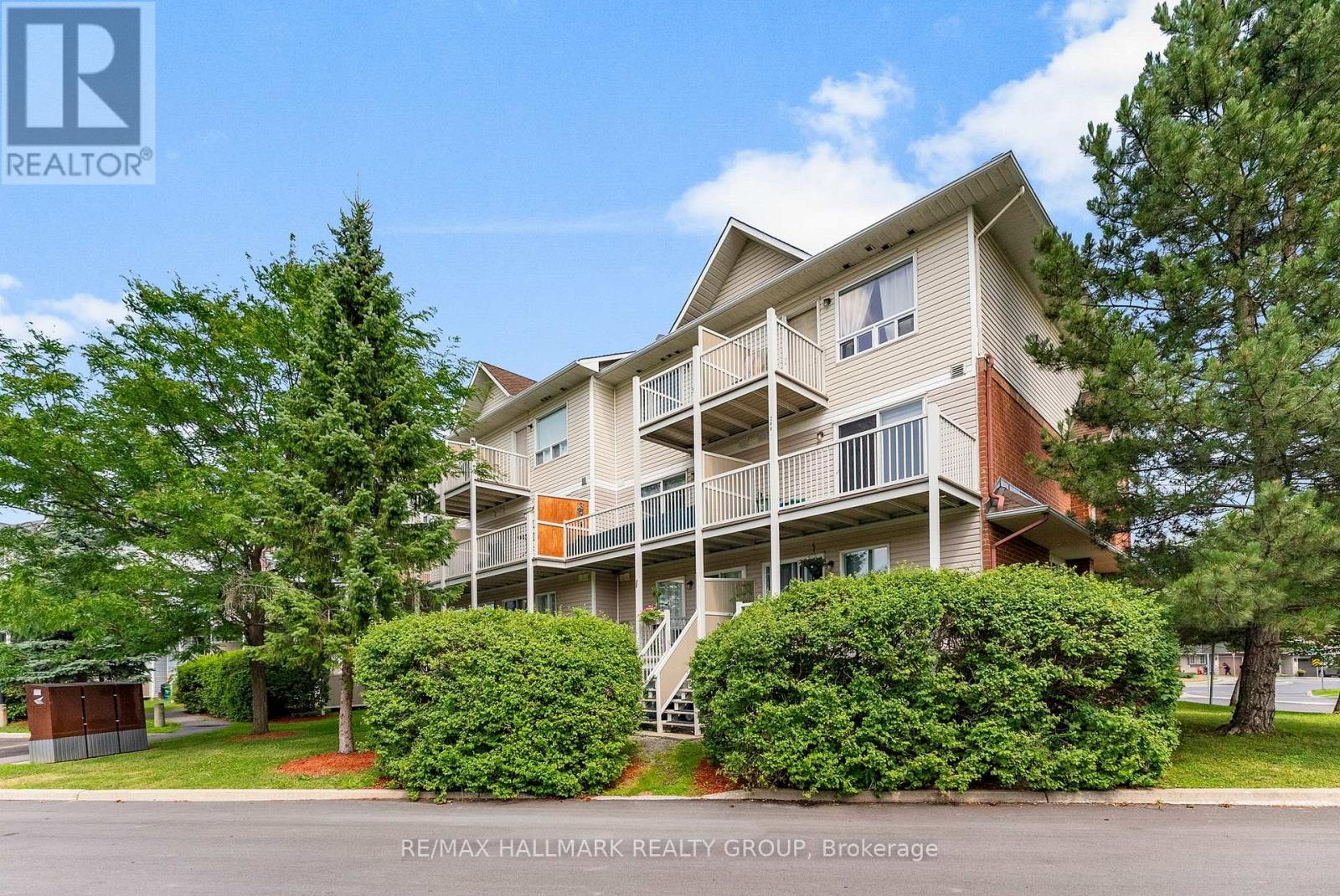 Property at 282 CRESTHAVEN DRIVE image 4