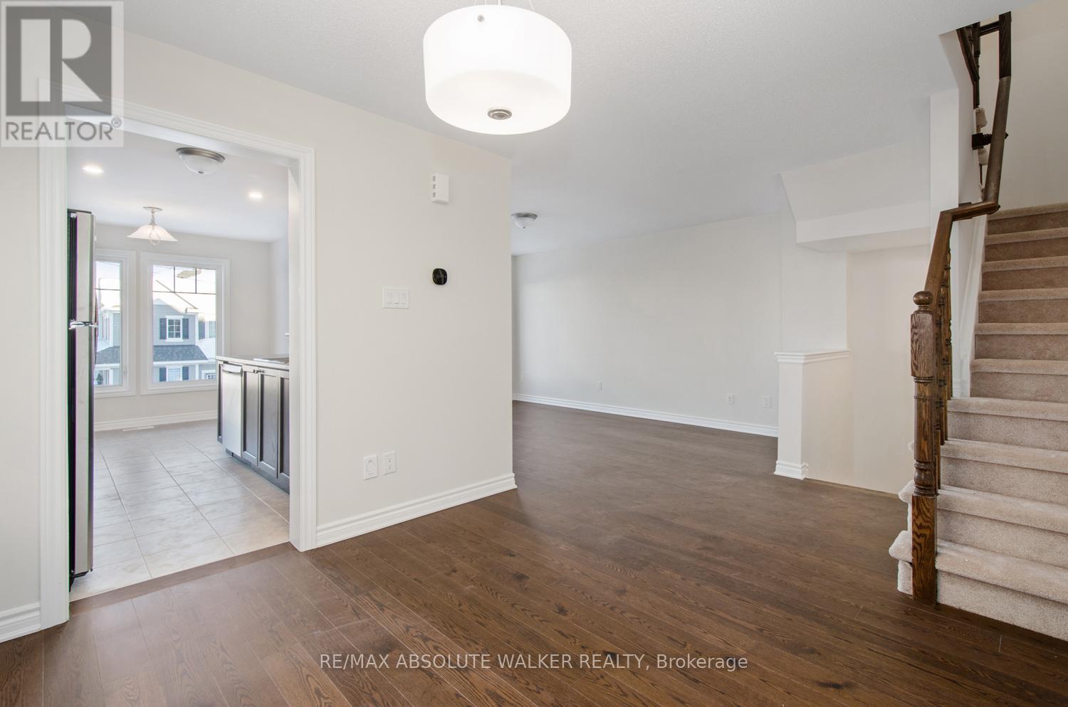 376 Willow Aster Circle, Ottawa, Ontario  K4A 1C8 - Photo 12 - X12310551