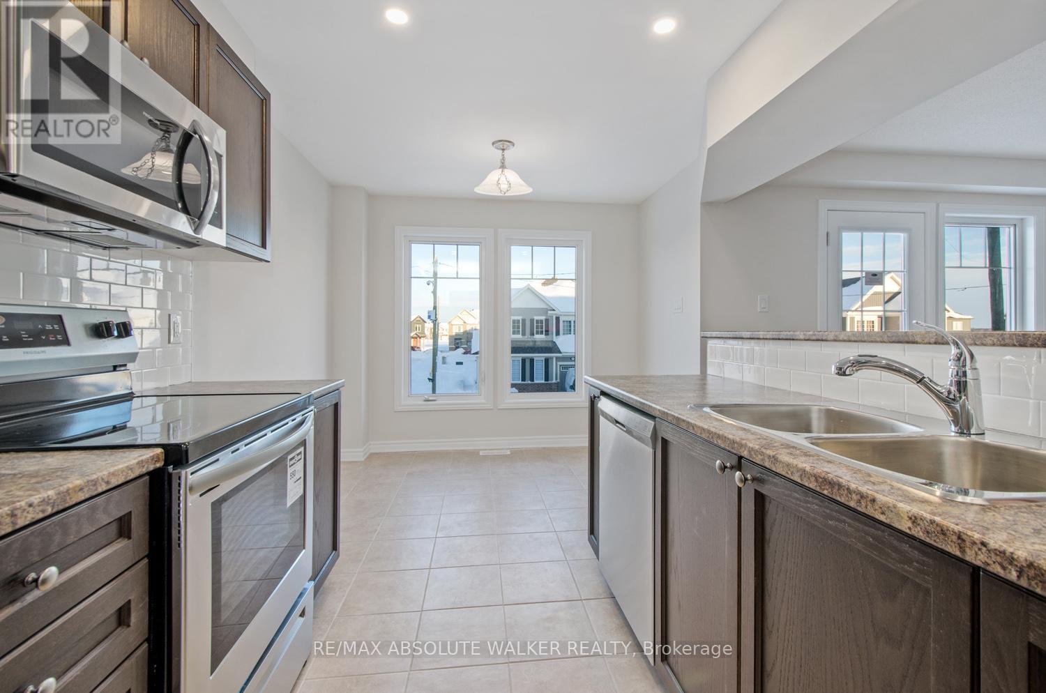 376 Willow Aster Circle, Ottawa, Ontario  K4A 1C8 - Photo 4 - X12310551