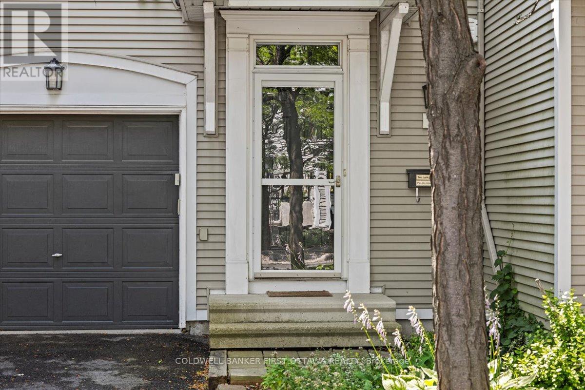 Property at 18 MAXTON PRIVATE image 3