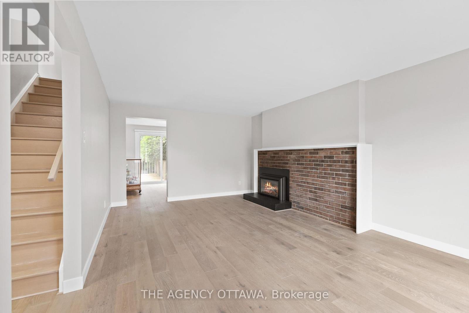 688 Laverendrye Drive, Ottawa, Ontario  K1J 7X6 - Photo 20 - X12310604