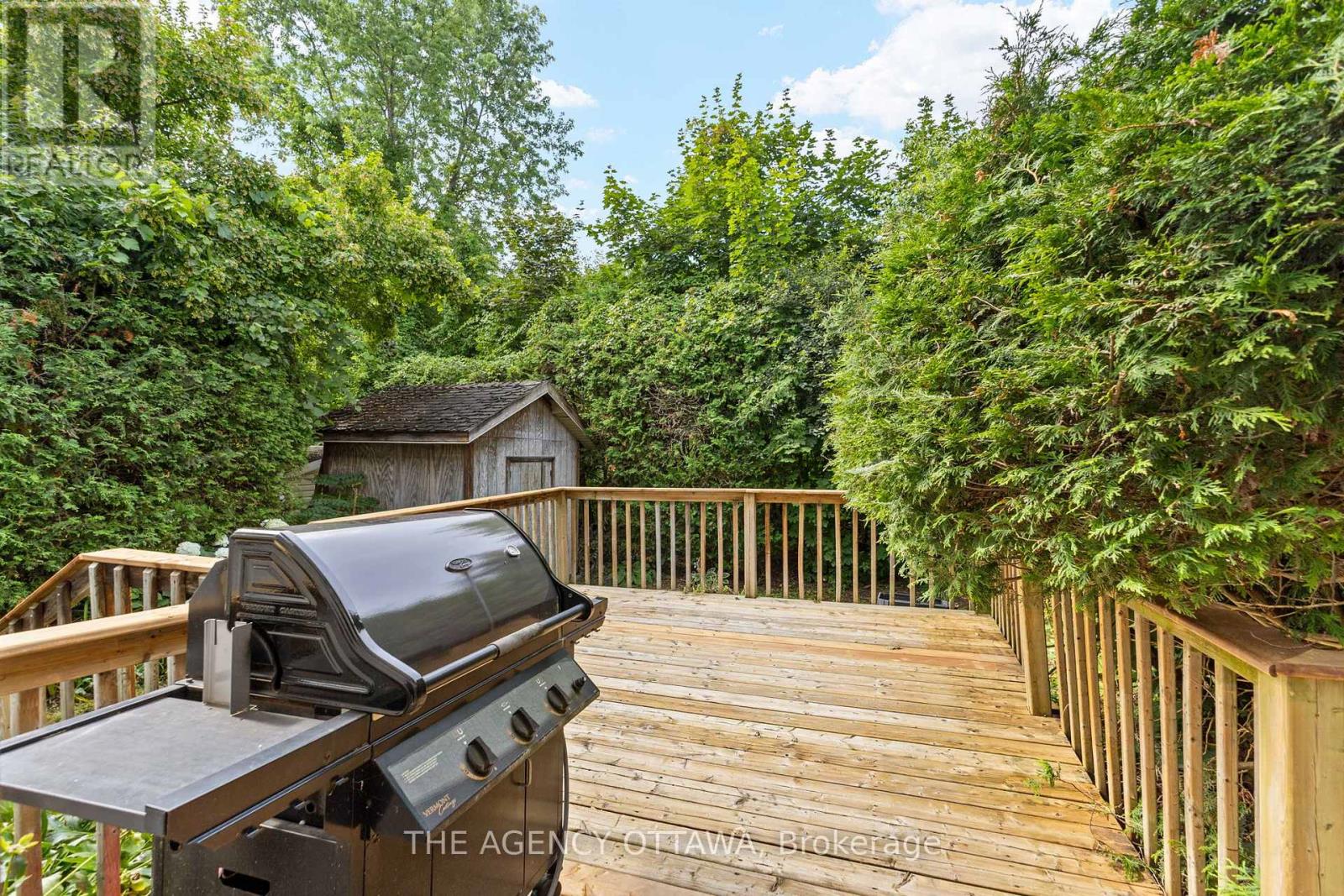 688 Laverendrye Drive, Ottawa, Ontario  K1J 7X6 - Photo 34 - X12310604