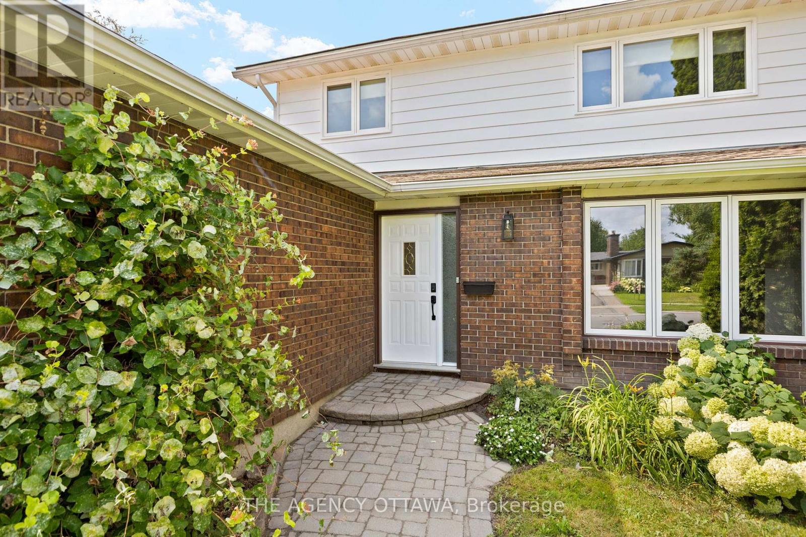 Property at 688 LAVERENDRYE DRIVE image 4