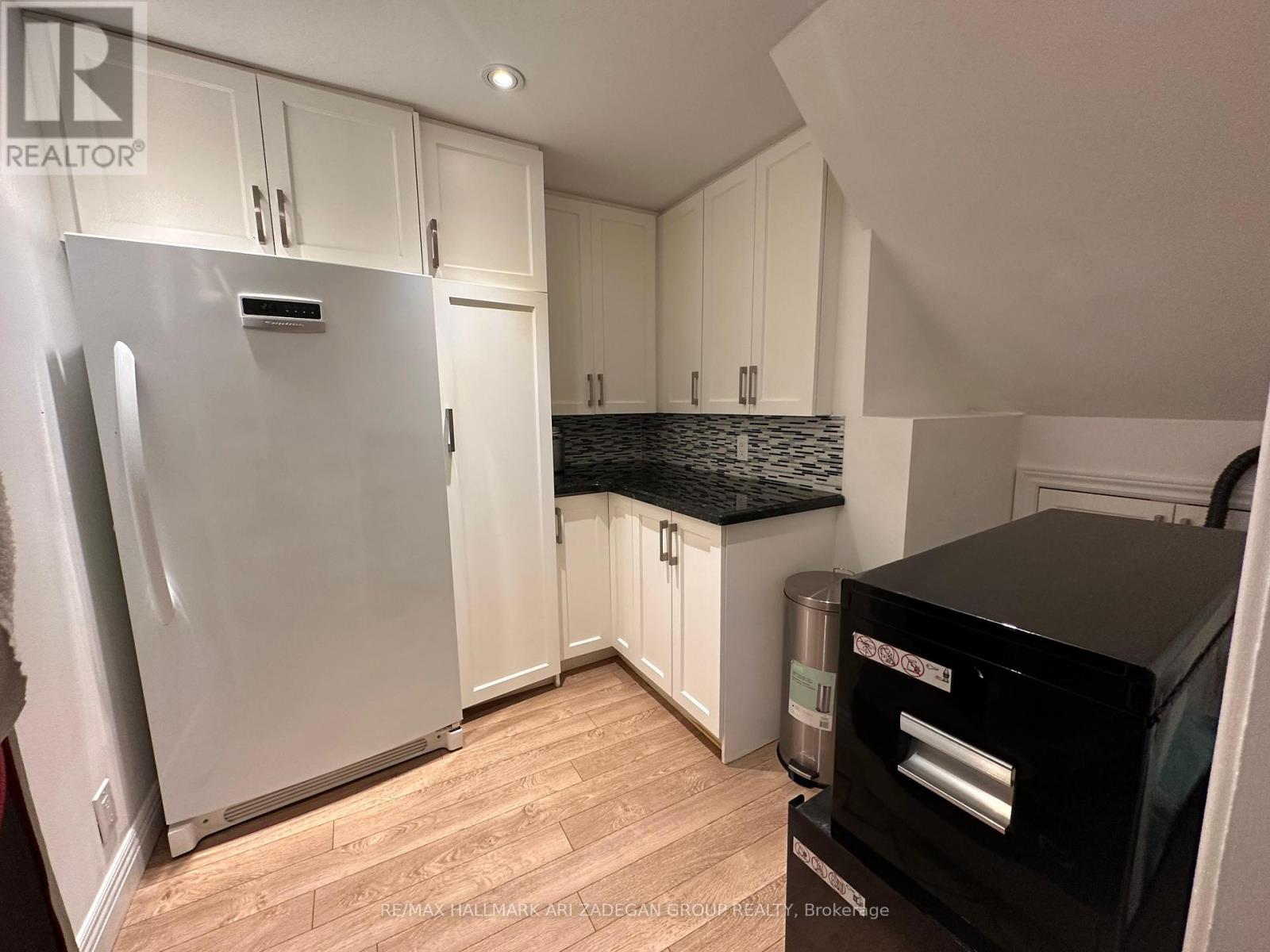 290 Gretel Drive, Richmond Hill, Ontario  L4C 4V1 - Photo 17 - N12310422