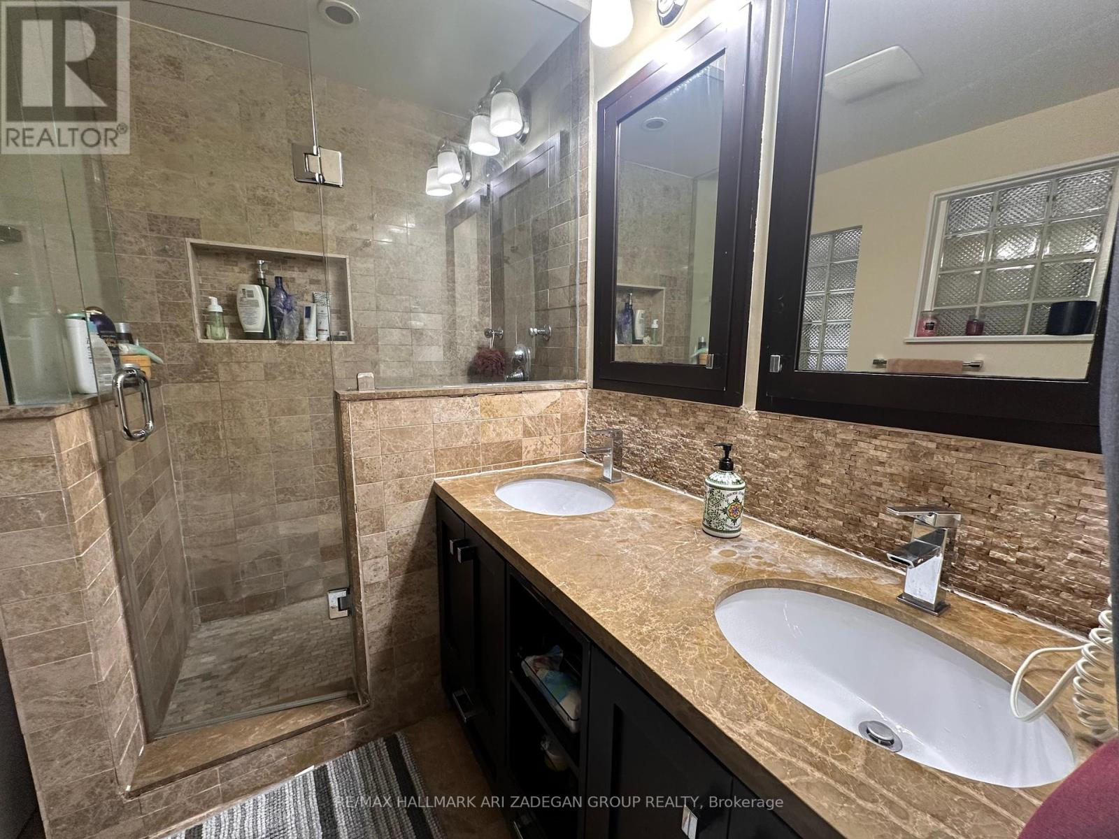 290 Gretel Drive, Richmond Hill, Ontario  L4C 4V1 - Photo 19 - N12310422