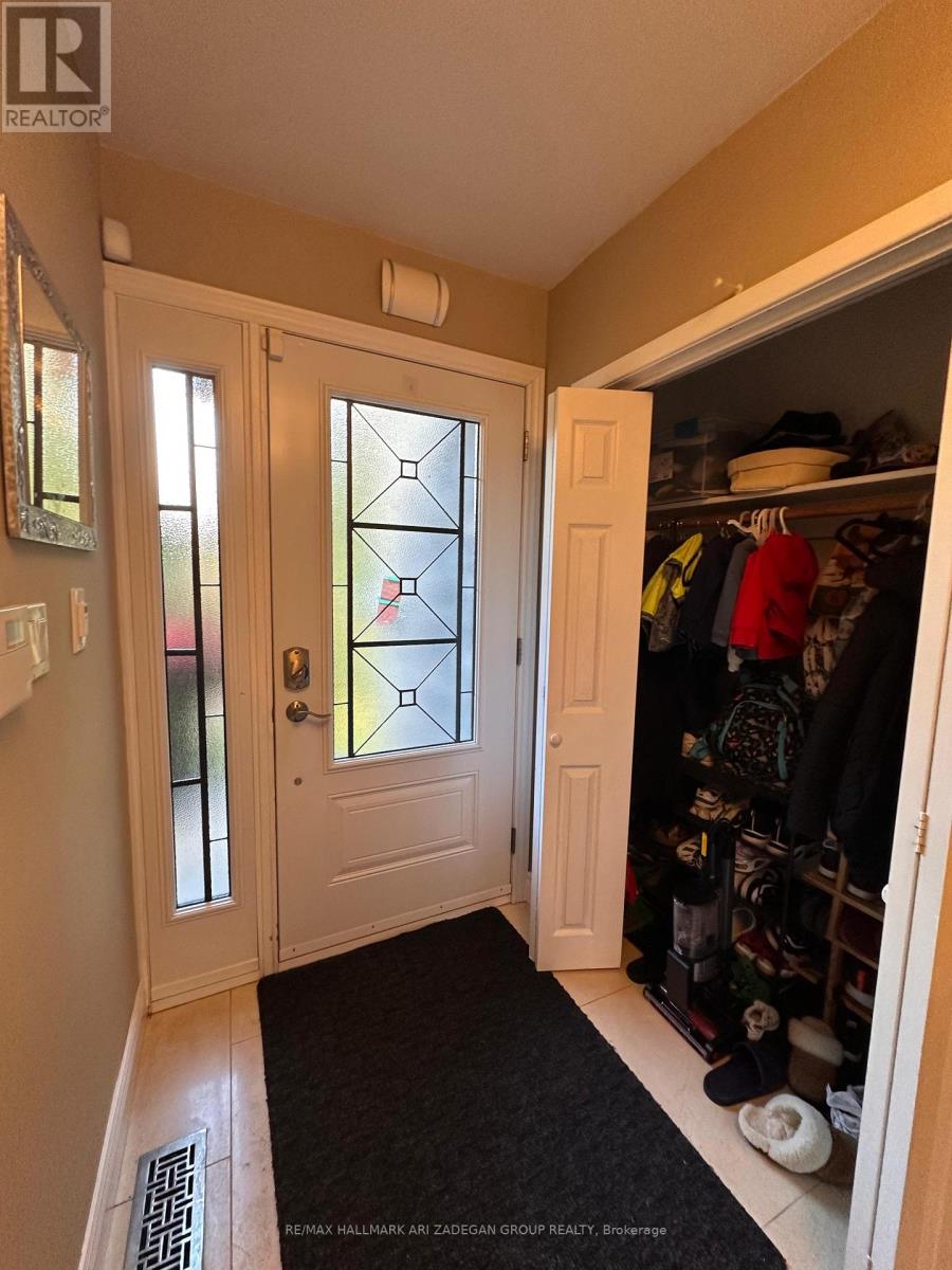 290 Gretel Drive, Richmond Hill, Ontario  L4C 4V1 - Photo 6 - N12310422