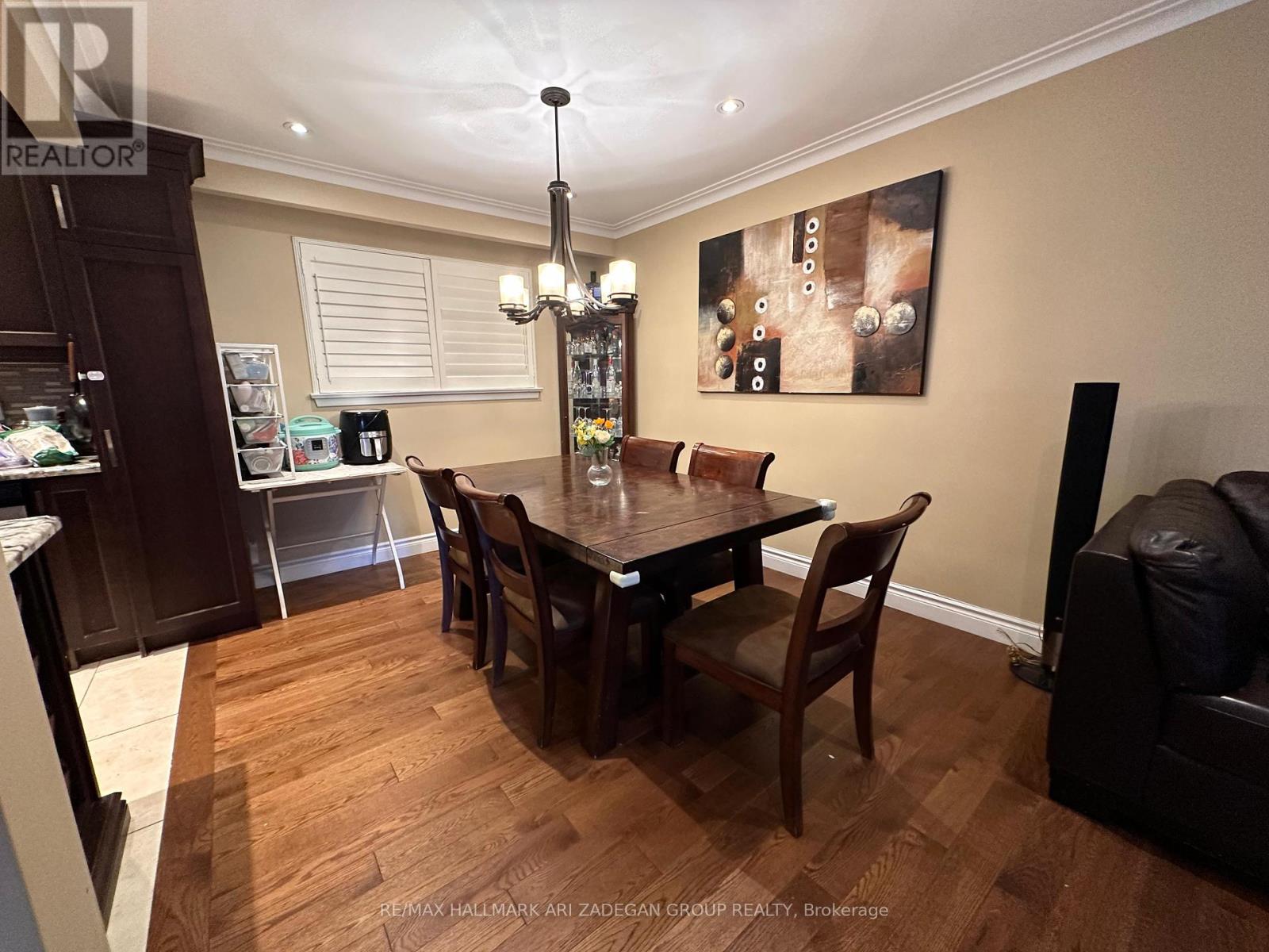 290 Gretel Drive, Richmond Hill, Ontario  L4C 4V1 - Photo 7 - N12310422