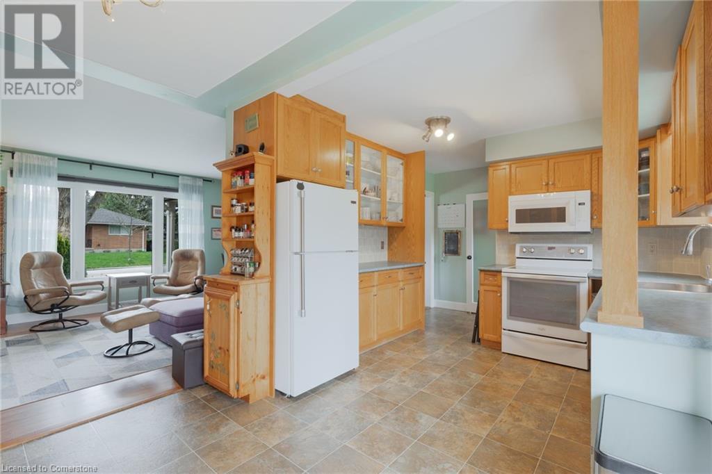 Photo 11 of 49 for 3 Honeysuckle Crescent