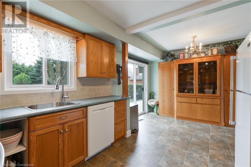 Photo 12 of 49 for 3 Honeysuckle Crescent