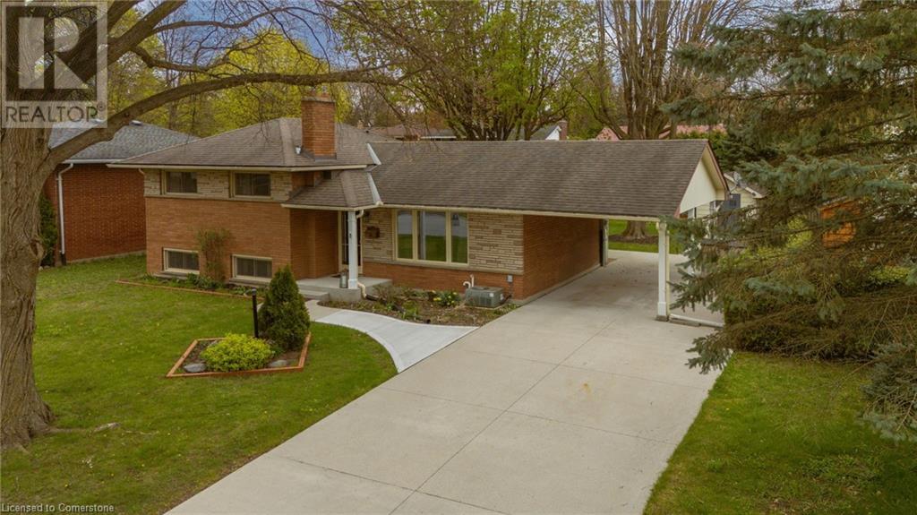 Photo 2 of 49 for 3 Honeysuckle Crescent