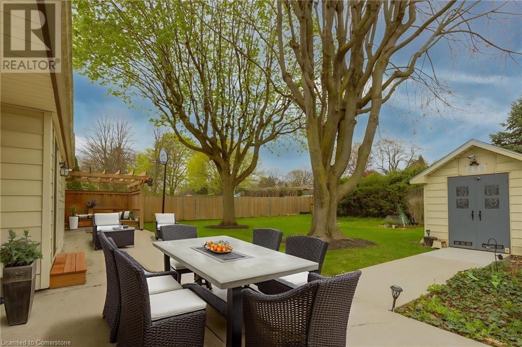 Photo 3 of 49 for 3 Honeysuckle Crescent