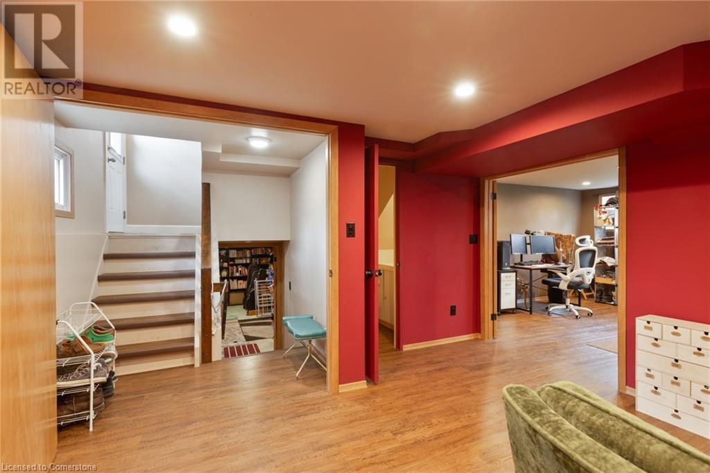 Photo 31 of 49 for 3 Honeysuckle Crescent