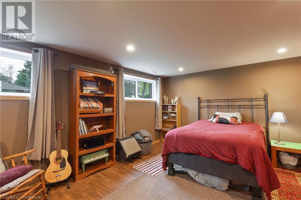 Photo 33 of 49 for 3 Honeysuckle Crescent