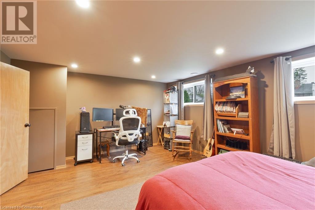 Photo 35 of 49 for 3 Honeysuckle Crescent