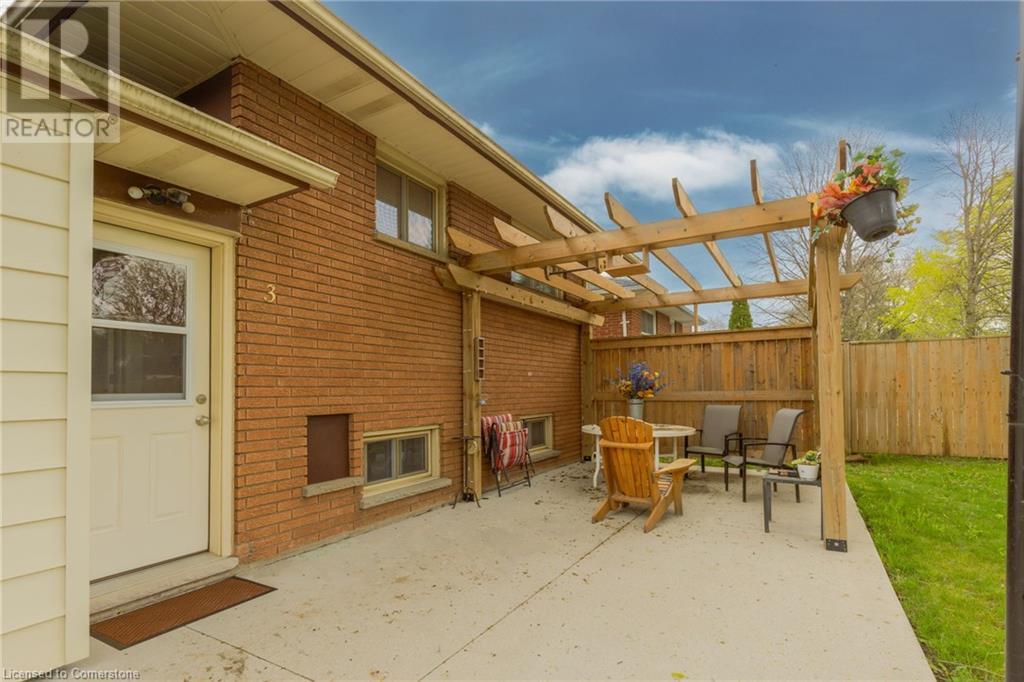 Photo 41 of 49 for 3 Honeysuckle Crescent