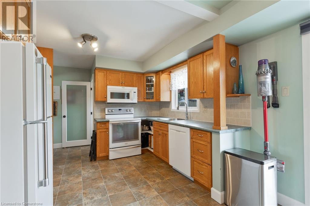 Photo 9 of 49 for 3 Honeysuckle Crescent