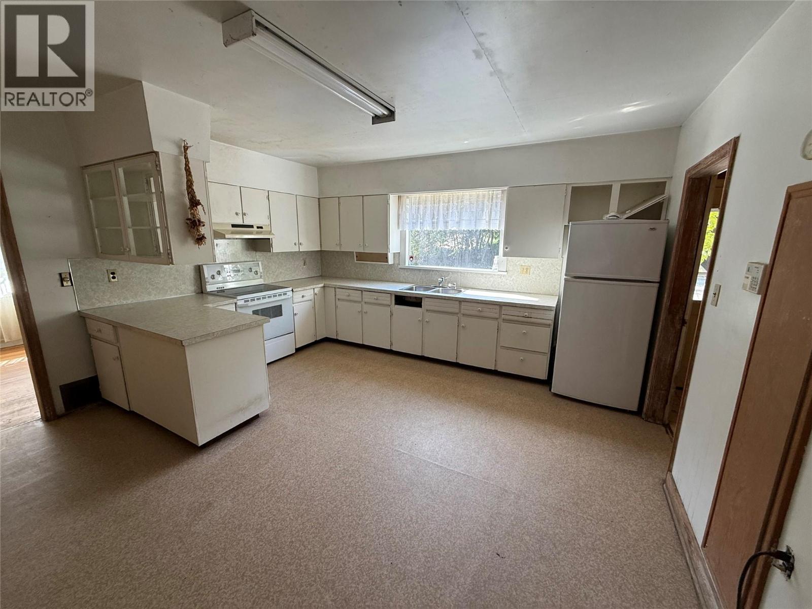 2310 34a Street, Vernon, British Columbia  V1T 5Z8 - Photo 6 - 10357268