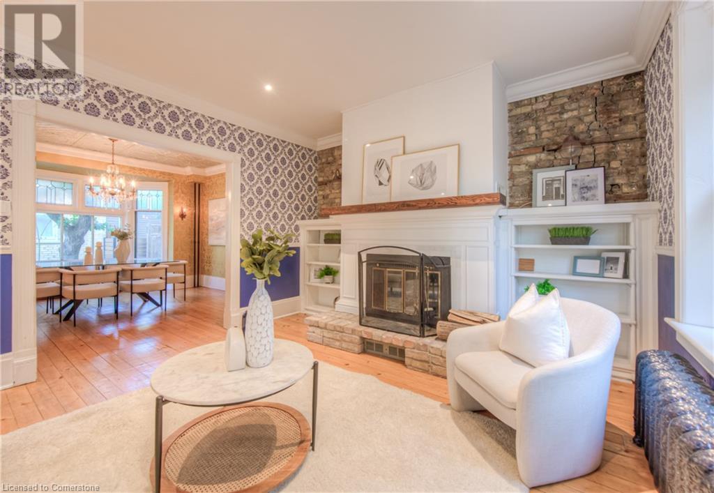 Property at 19 ROLAND Street image 2