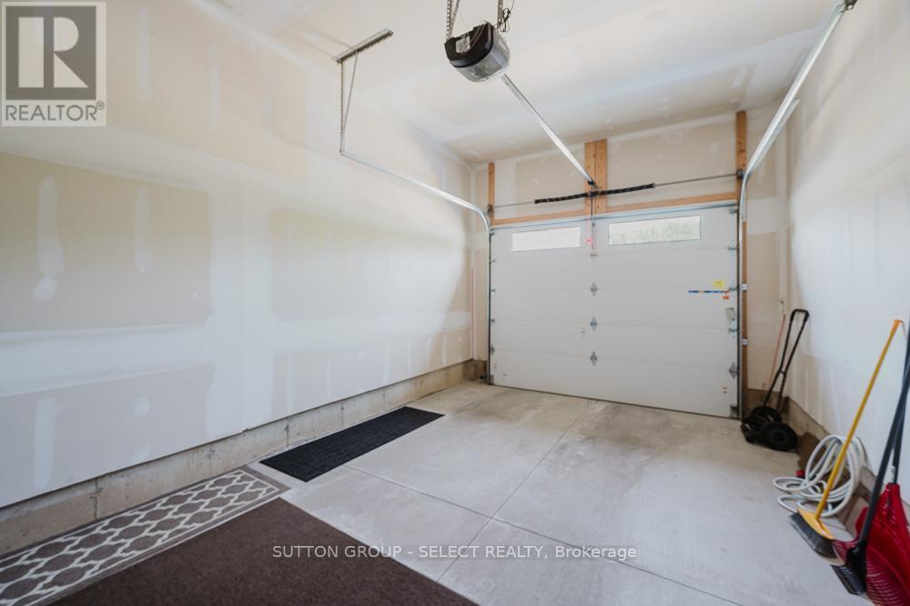 432 - 9861 Glendon Drive, Middlesex Centre, Ontario  N0L 1R0 - Photo 37 - X12310584