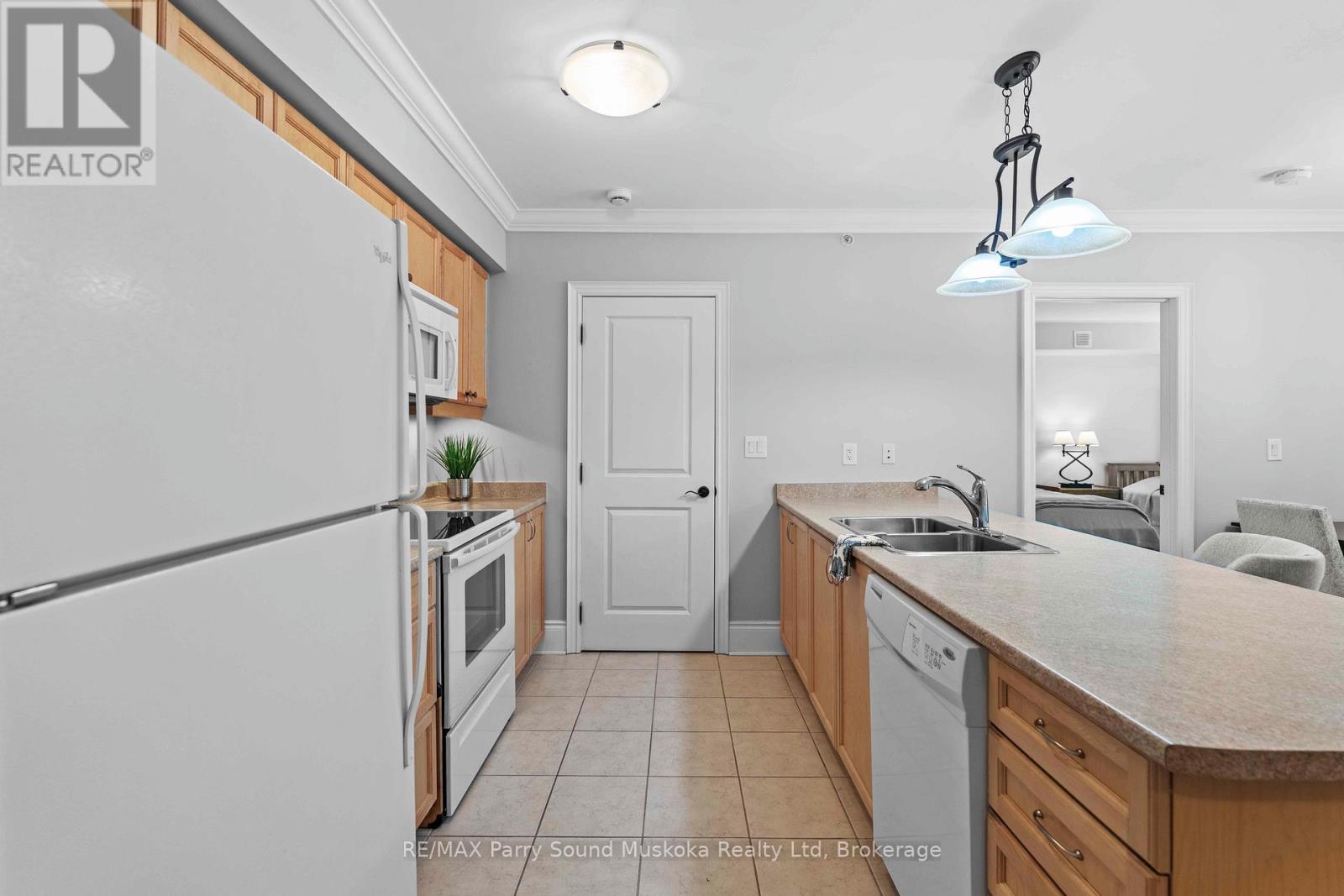 104 - 11a Salt Dock Road, Parry Sound, Ontario  P2A 3B6 - Photo 10 - X12310513