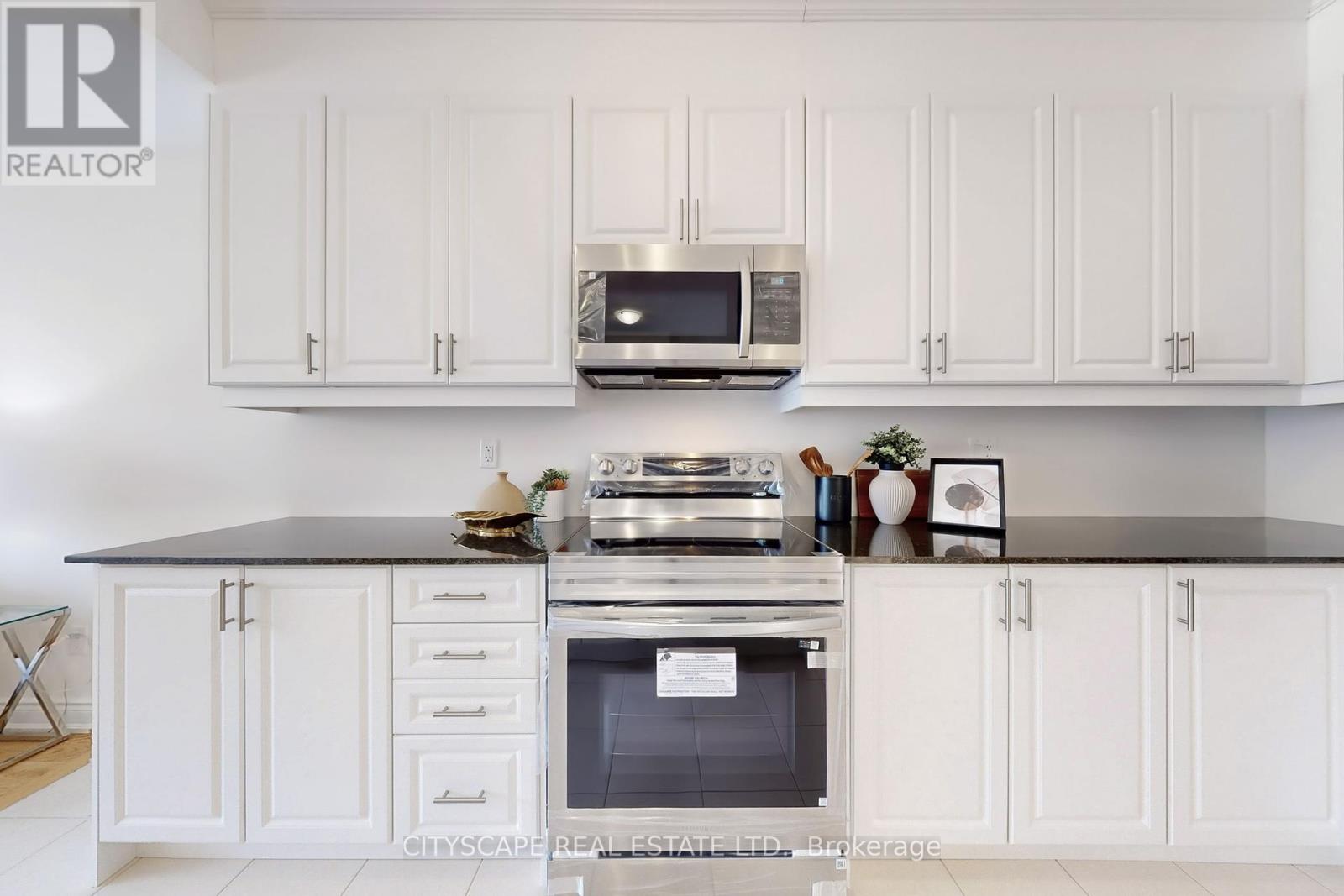 6 Marvin Avenue, Oakville (Go Glenorchy), Ontario  L6H 0Z8 - Photo 11 - W12310406