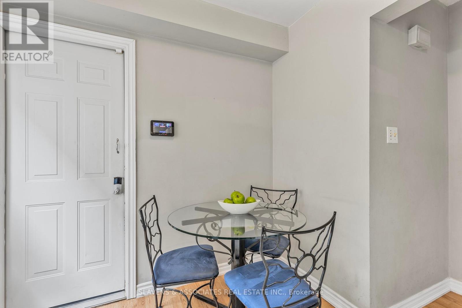 37 Vodden Street W, Brampton, Ontario  L6X 2W6 - Photo 17 - W12310425