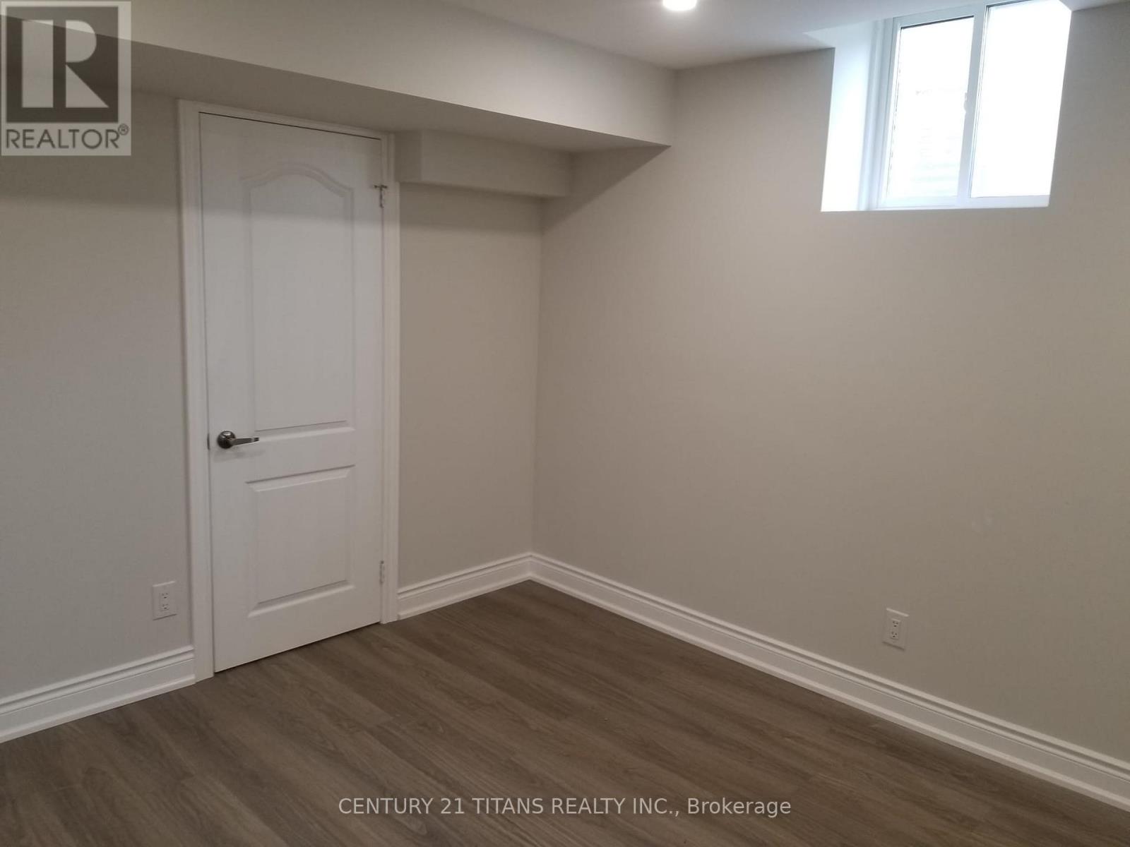 43 Shediac Road, Brampton, Ontario  L6Y 0V9 - Photo 4 - W12309829