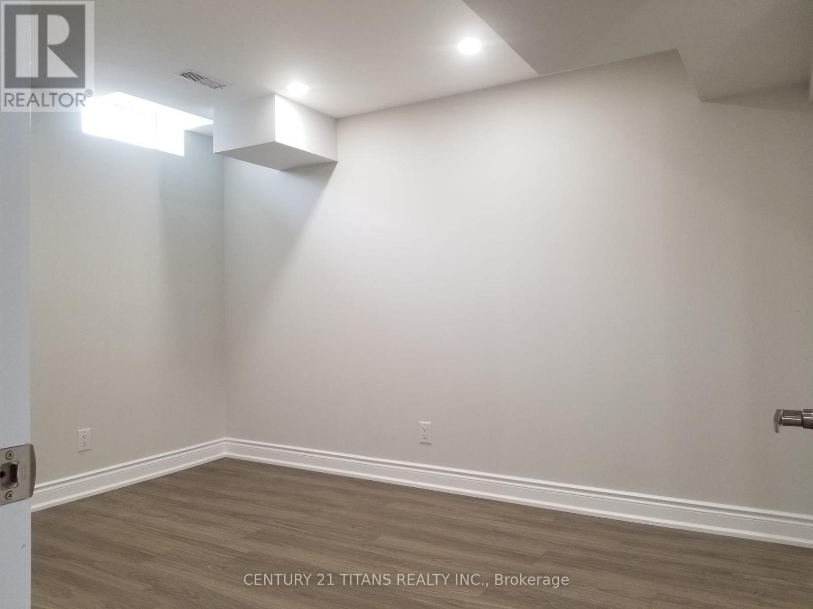 43 Shediac Road, Brampton, Ontario  L6Y 0V9 - Photo 6 - W12309829