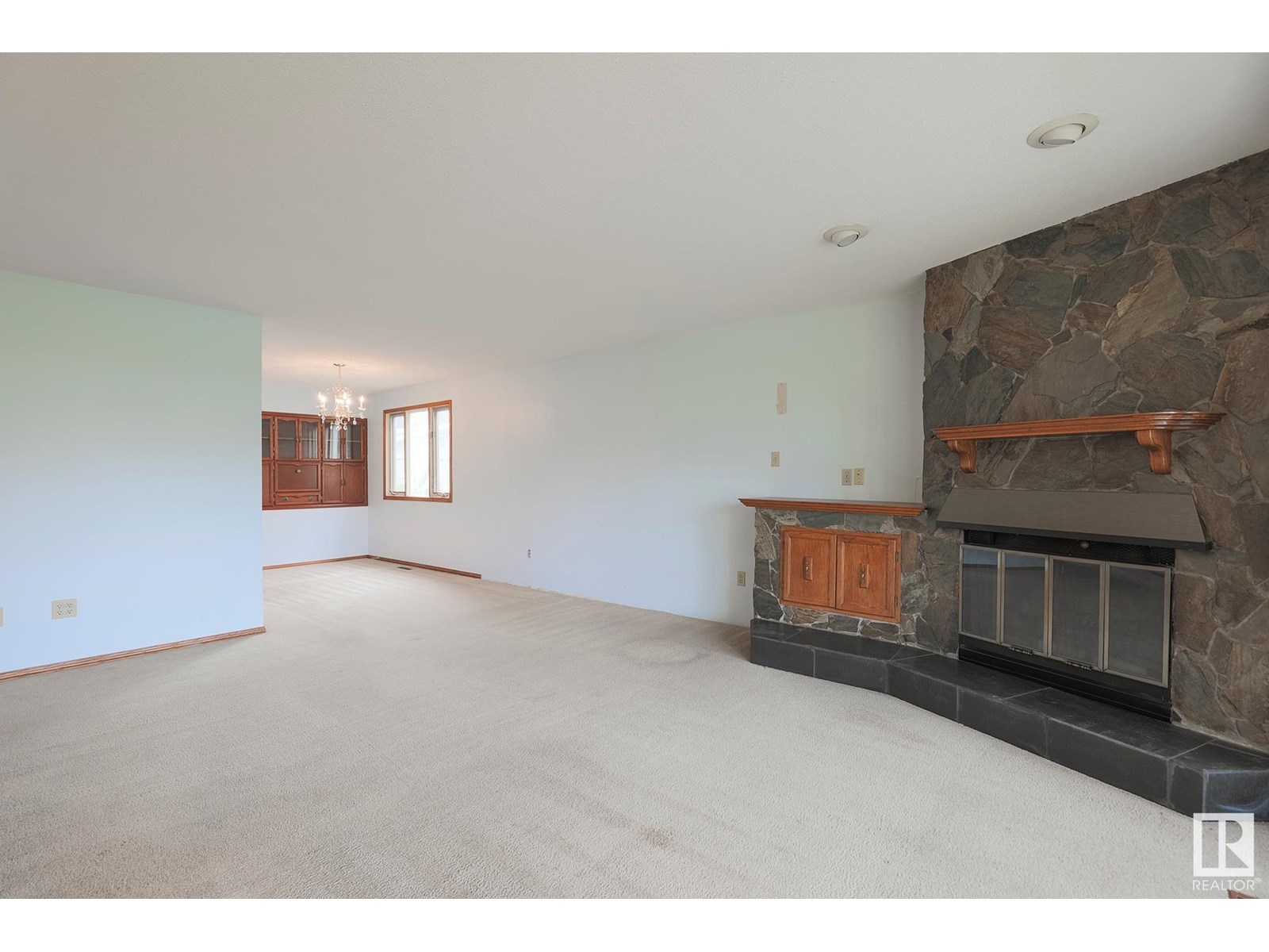 Property at 11031 153A ST NW image 4