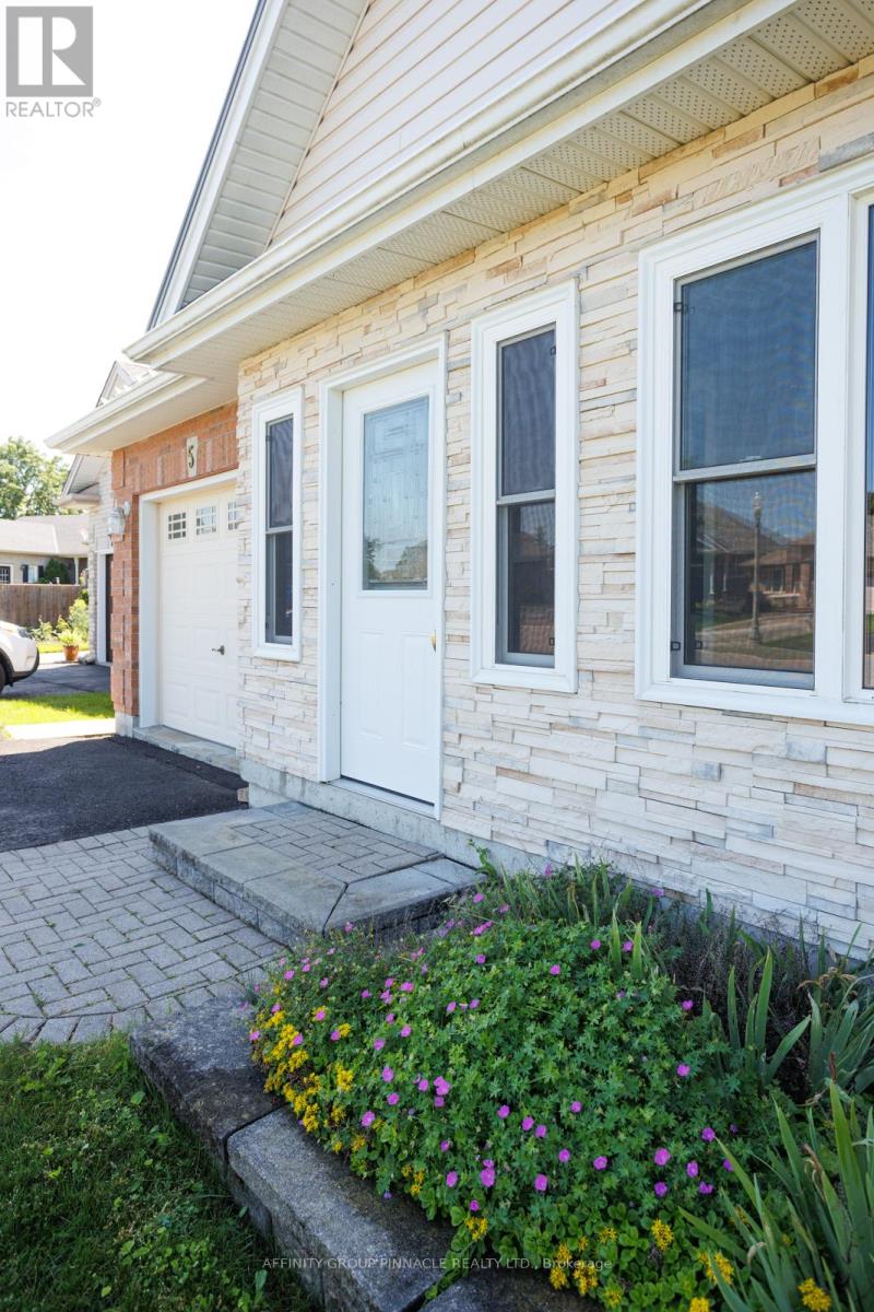 Property at 5 SUSAN COURT image 3