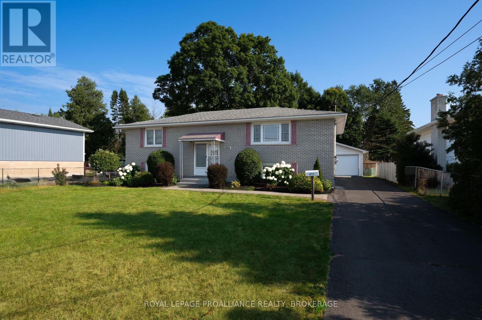 Property at 855 WOODBINE ROAD image 2