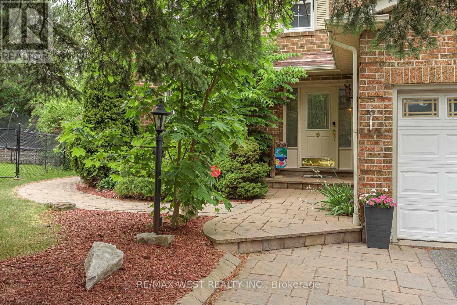 Property at 12 BARR CRESCENT image 5