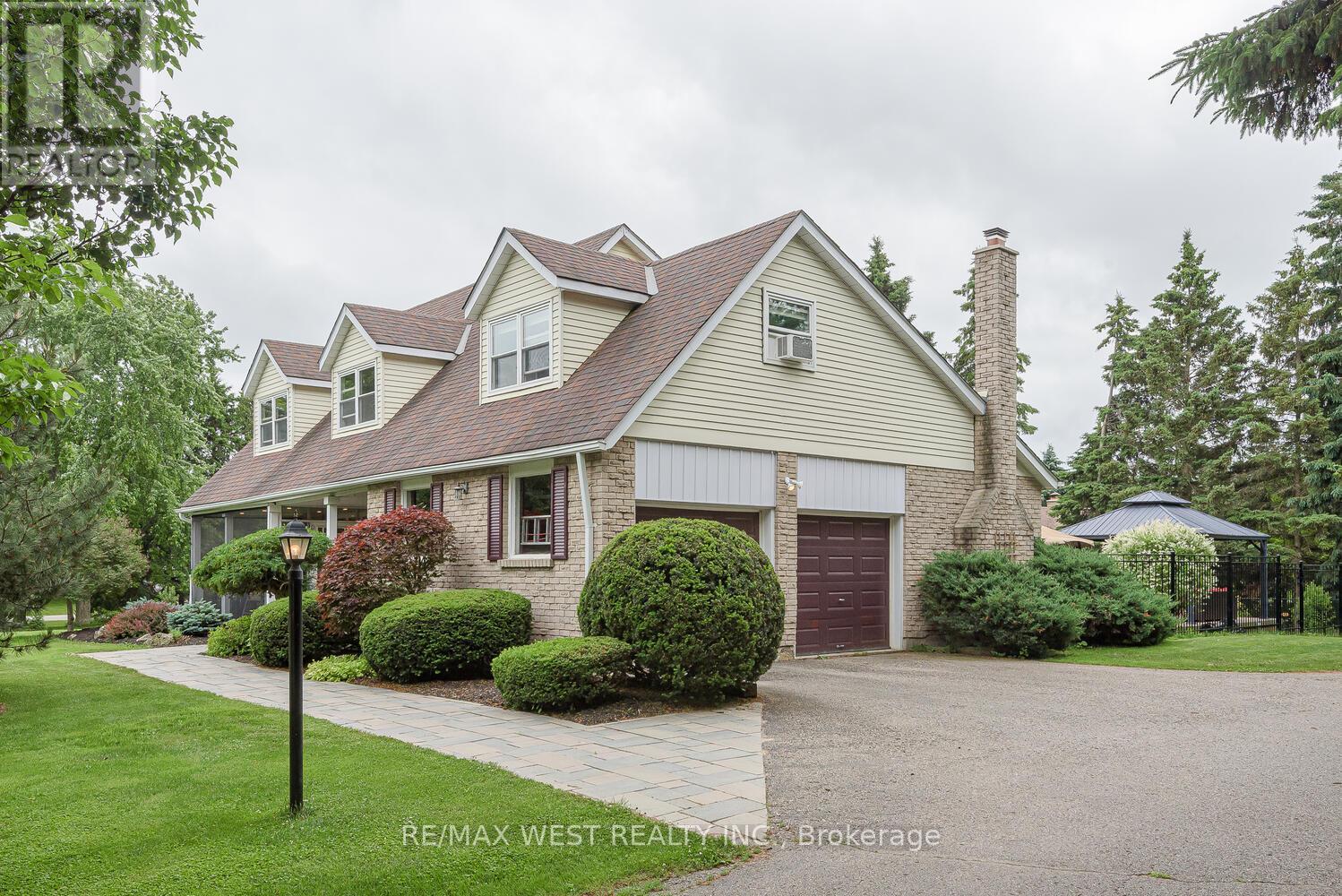 Property at 37 AUTUMN DRIVE image 2