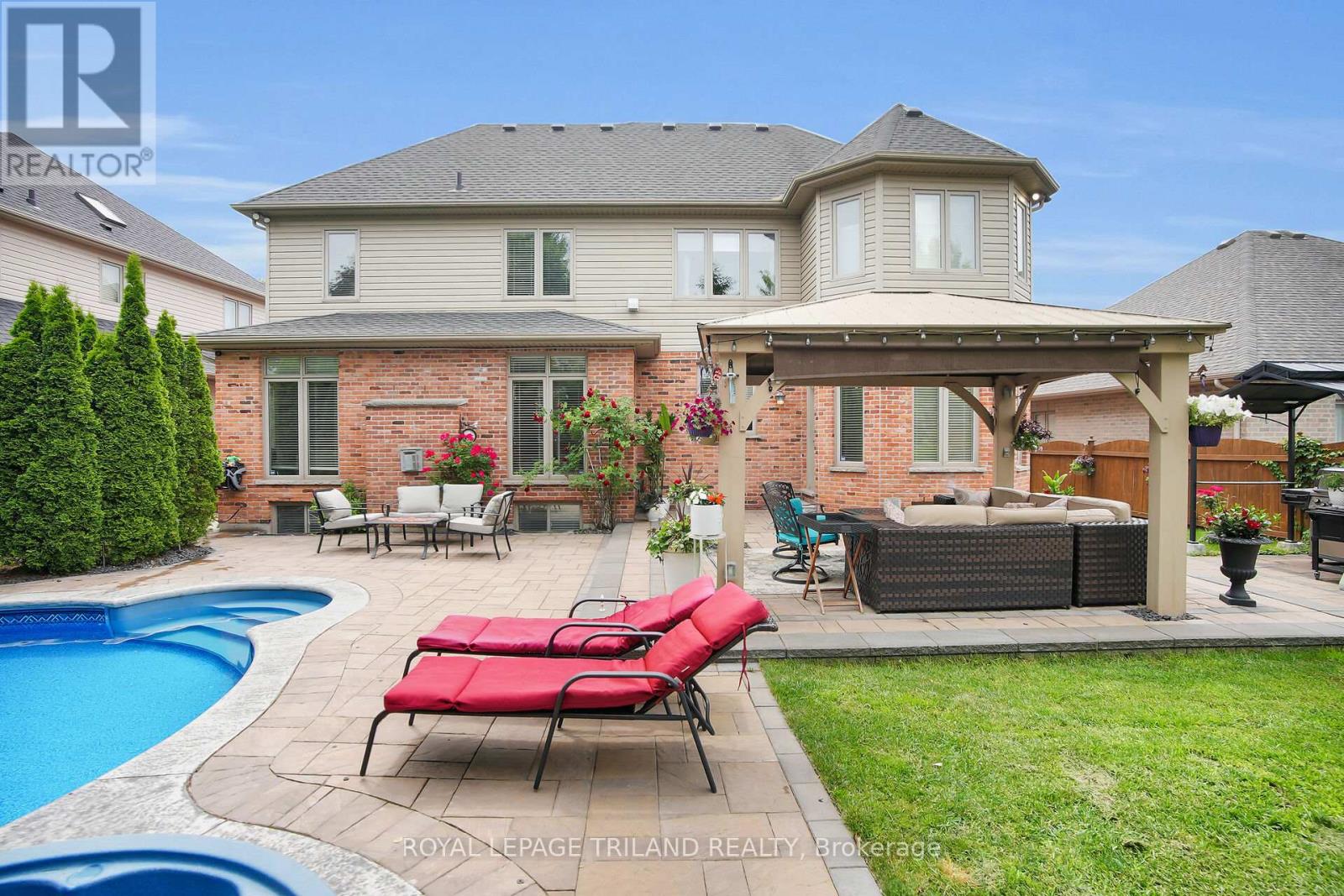 Property at 205 EAST RIVERTRACE WALK image 3